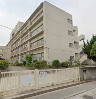 宝塚市立高司中学校
