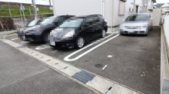 【駐車場】