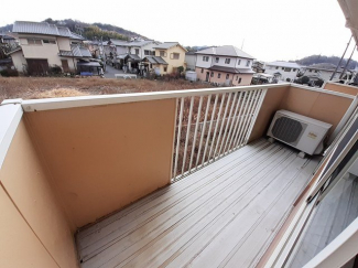 落ち着いた時間を過ごせるバルコニーです
