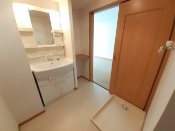 コンパクトで使いやすい洗面所