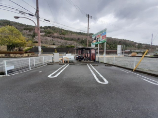 車をお持ちの方に嬉しい駐車場付きの物件です