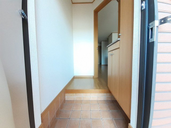 明るい玄関です
