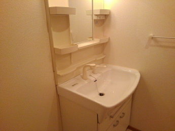 明るい洗面所です