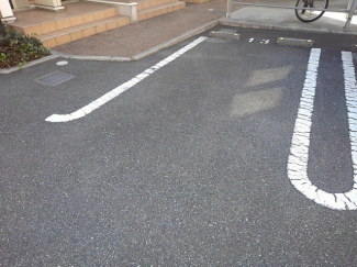 駐車場があるので、車を買う予定の方も安心です