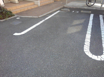 駐車場があるので、車を買う予定の方も安心です