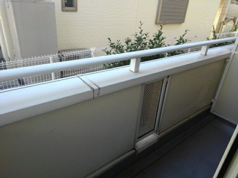 外からの目が気にならないバルコニーで洗濯物が干せます