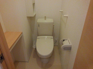 コンパクトで使いやすいトイレです