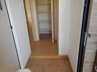 シンプルで使いやすい玄関です