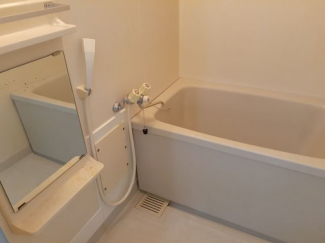 日々の疲れを癒すお風呂付です