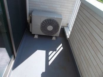 落ち着いた時間を過ごせるバルコニーです