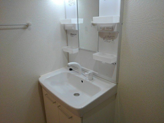 コンパクトで使いやすい洗面所