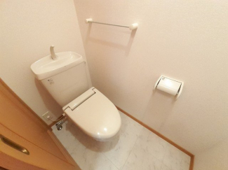 ゆったりとした空間のトイレです