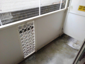 落ち着いた時間を過ごせるバルコニーです