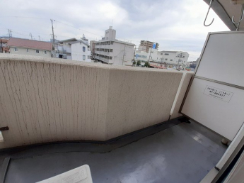 バルコニーがあります