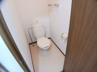 コンパクトで使いやすいトイレです