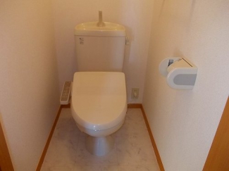 コンパクトで使いやすいトイレです