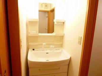 明るい洗面所です