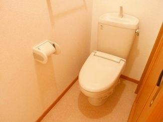 清潔感のあるトイレです