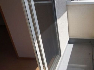 開放的で明るい空間を演出してくれるバルコニーです