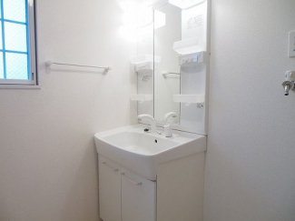 忙しい朝には欠かせない洗面所です