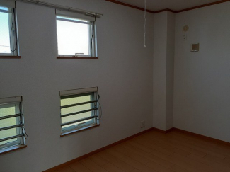 内装は落ち着いています