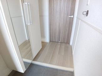 シンプルで使いやすい玄関です