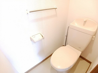 ゆったりとした空間のトイレです