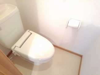 コンパクトで使いやすいトイレです
