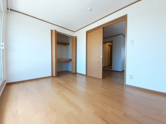 こちらの居間で趣味の時間をお楽しみください