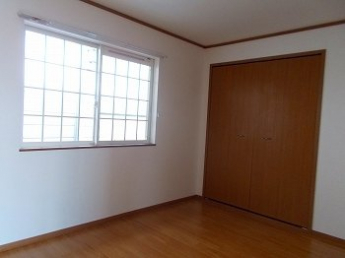 明るい色調の室内です