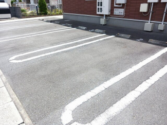 駐車場があるので、車を買う予定の方も安心です