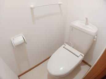 清潔感のあるトイレです