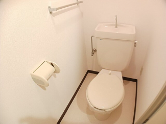 清潔感のあるトイレです
