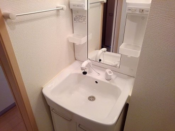 コンパクトで使いやすい洗面所