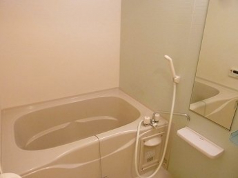 ゆったり過ごせるお風呂です