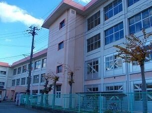 花田小学校まで1000m