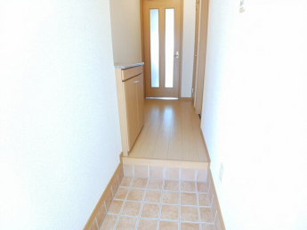シンプルで使いやすい玄関です