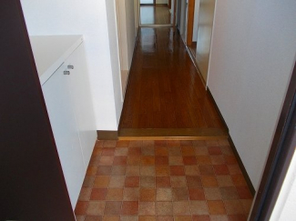 シンプルで使いやすい玄関です