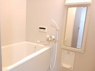 コンパクトで使いやすいお風呂です