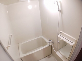 コンパクトで使いやすいお風呂です