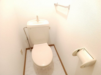 清潔感のあるトイレです