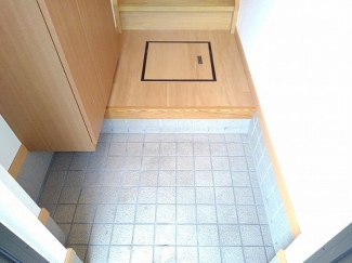 明るい玄関です