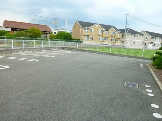 駐車場があるので、車を買う予定の方も安心です