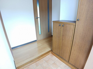 落ち着いた玄関です