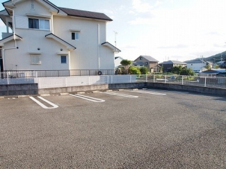 駐車場に車を止められます