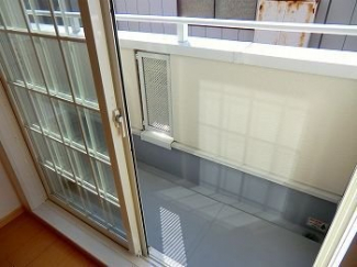 開放的で明るい空間を演出してくれるバルコニーです