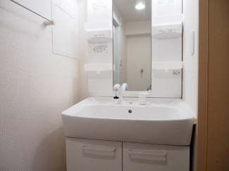 コンパクトで使いやすい洗面所