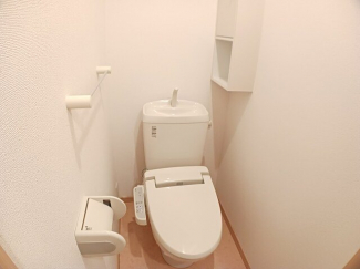 ゆったりとした空間のトイレです