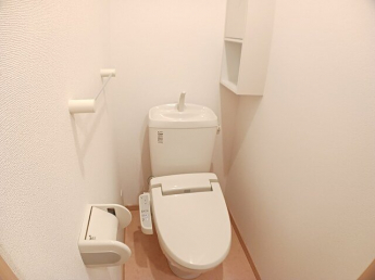 ゆったりとした空間のトイレです