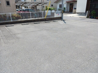 駐車場に車を止められます